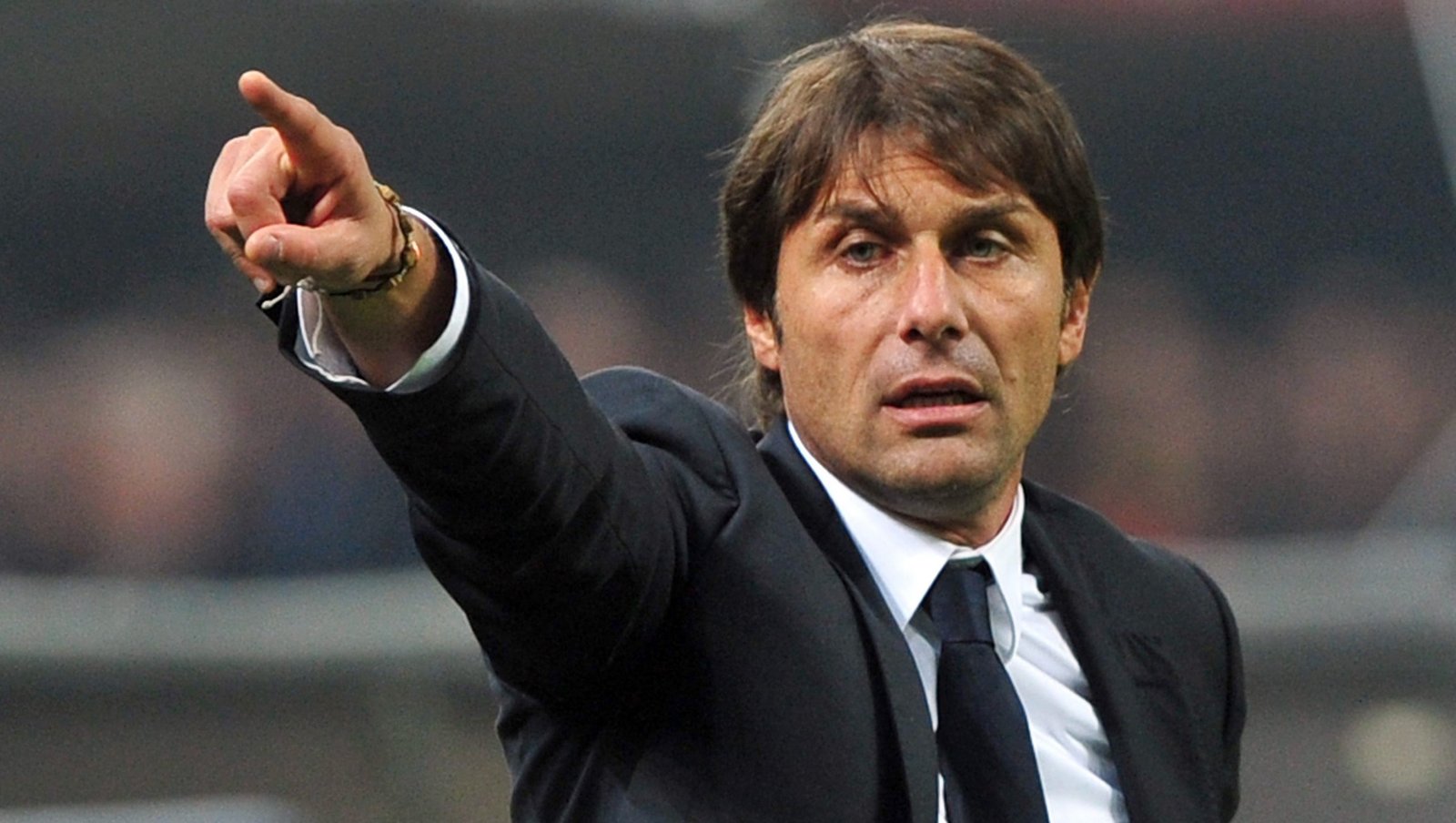 Conte apologises after seeing red