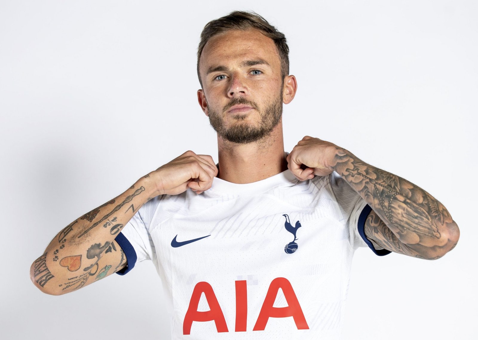 Tottenham complete £40m Maddison deal